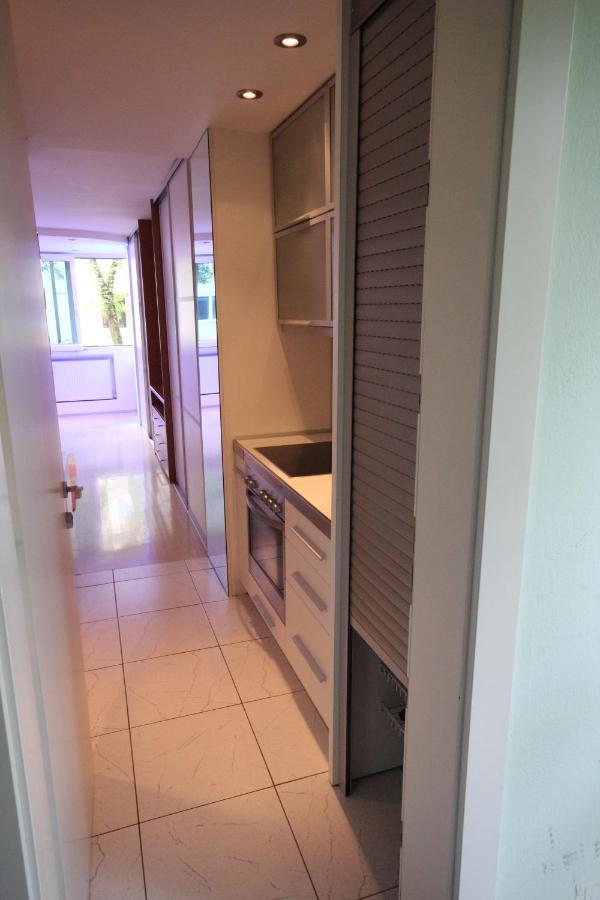 Crtomirova Apartment Ljubljana Eksteriør billede